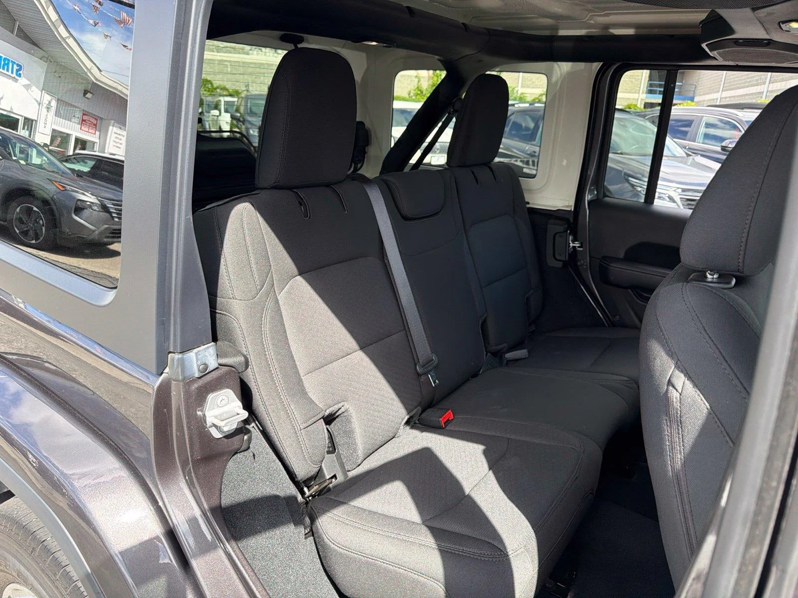 2022 Jeep Wrangler Unlimited Sahara - Photo 18