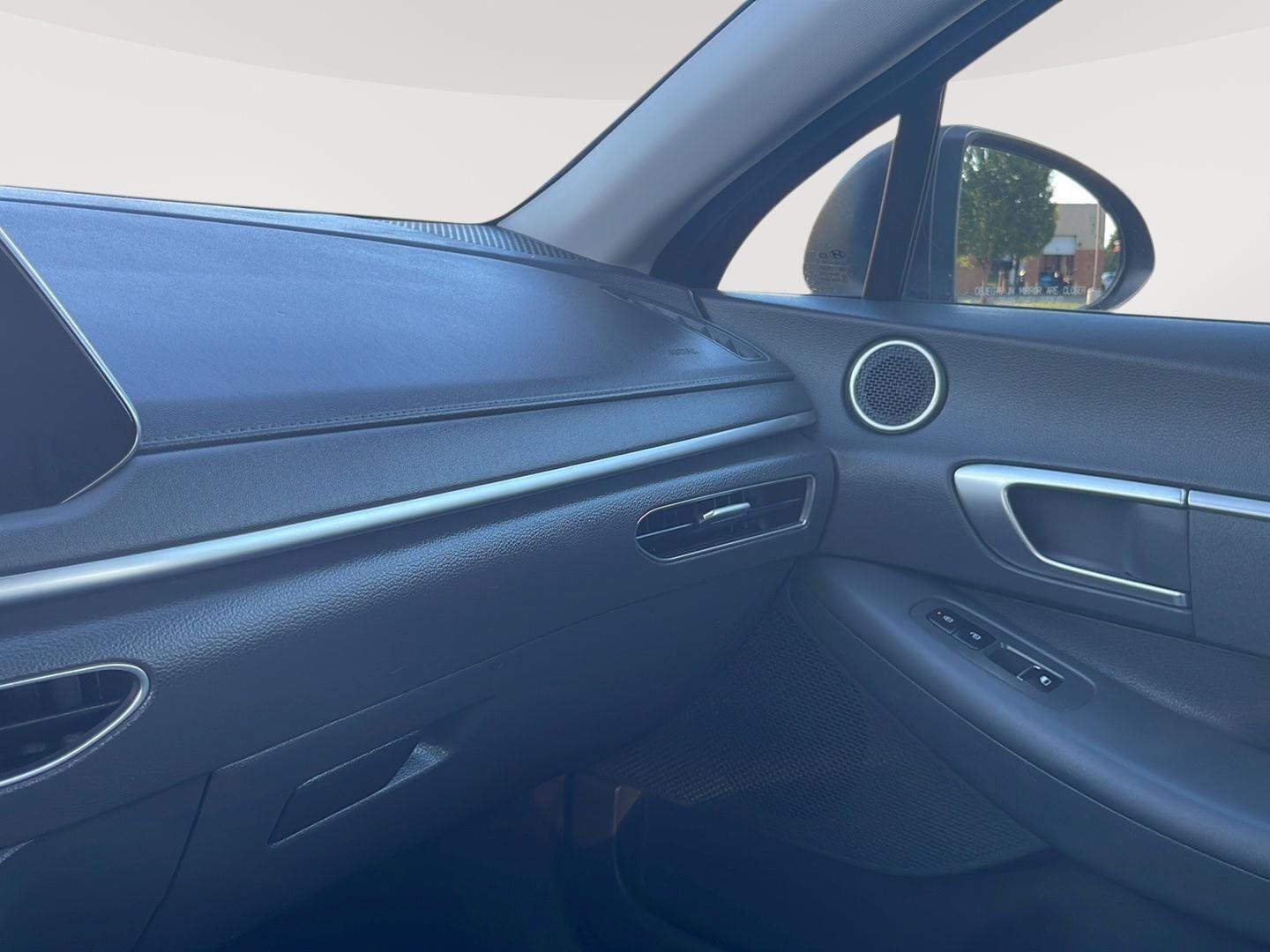 Used 2022 Stormy Sea Hyundai SE image 28