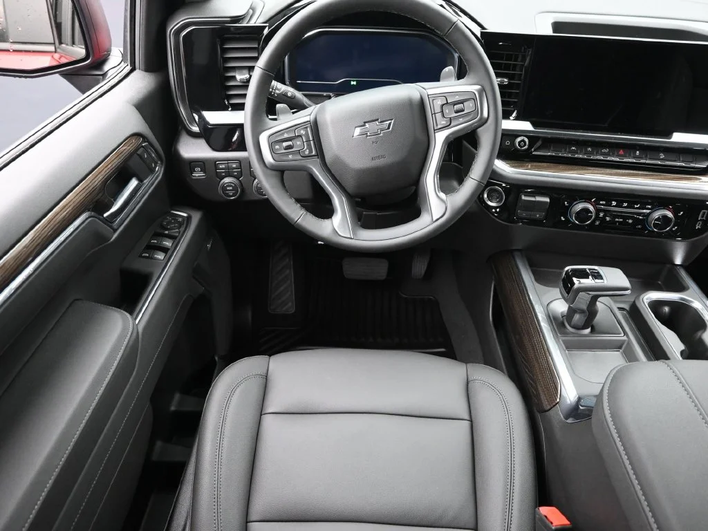 Used 2025 Red Chevrolet RST image 14