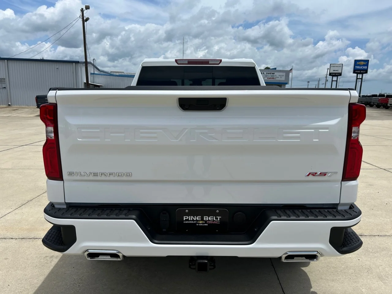 New 2026 Summit White Chevrolet RST image 6