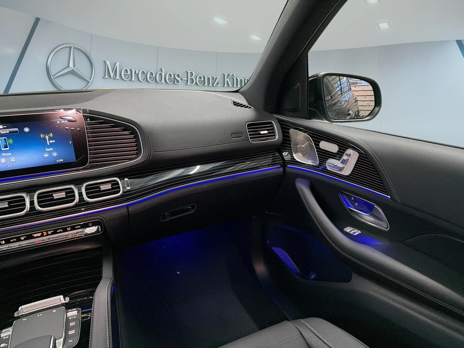 Used 2026 Blue Mercedes-Benz GLE 450 4MATIC SUV image 20