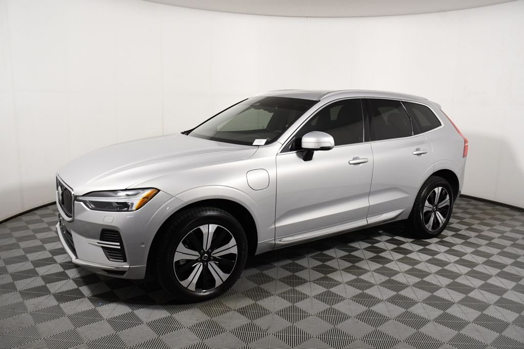 Used 2023 Volvo XC60 Plus with VIN YV4H60DN3P1333530 for sale in Richfield, Minnesota