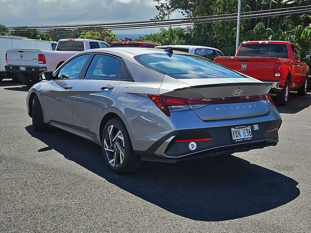 Used 2025 Fluid Metal Metallic Hyundai SEL Sport image 15