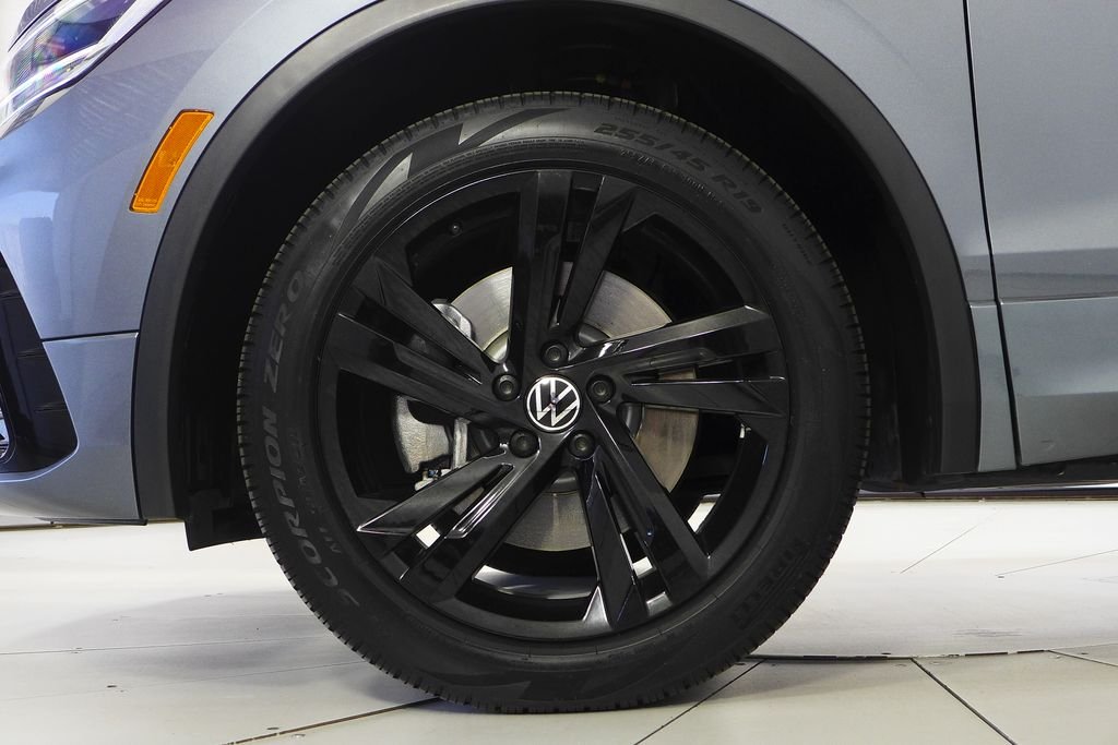 Certified Used 2023 Gray Volkswagen 2.0T SE R-Line Black image 5