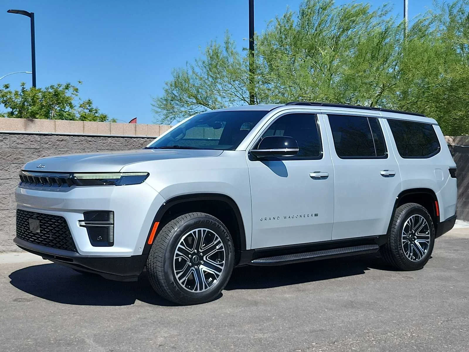 Used 2026 Silver Zynith Jeep  image 4