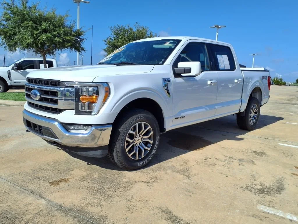 Used 2021 White Ford Lariat image 16