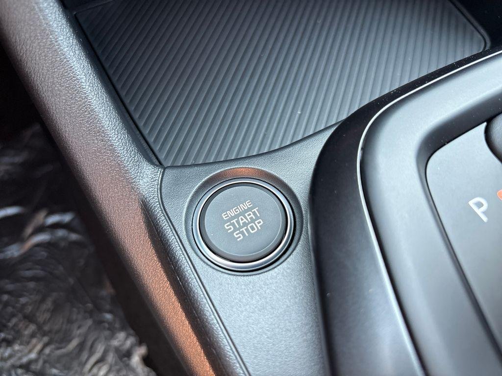 New 2026 Snow White Pearl Kia LX image 17