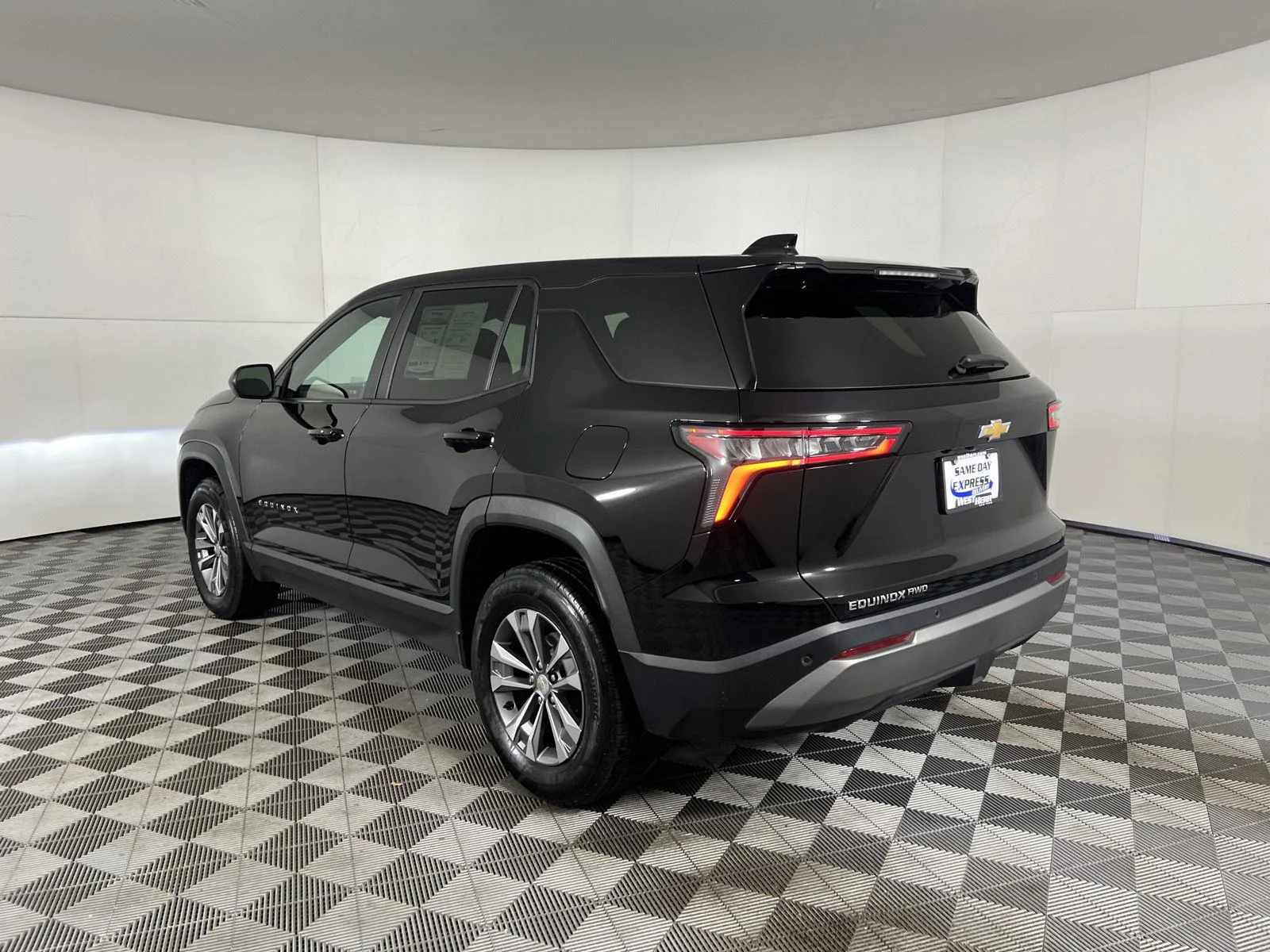 Used 2025 Mosaic Black Metallic Chevrolet LT image 14