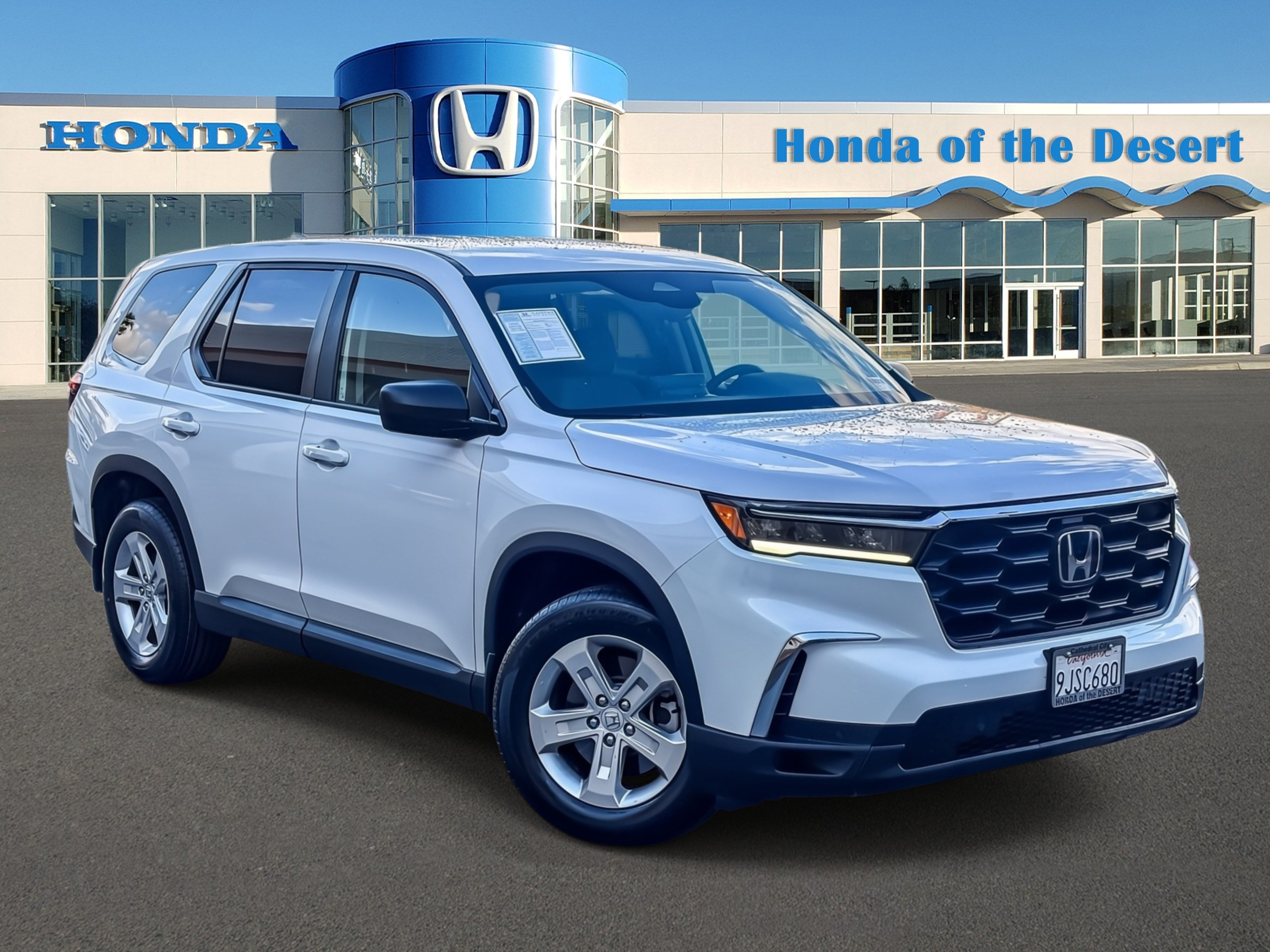 Used 2024 Platinum White Pearl Honda 2WD LX image 30