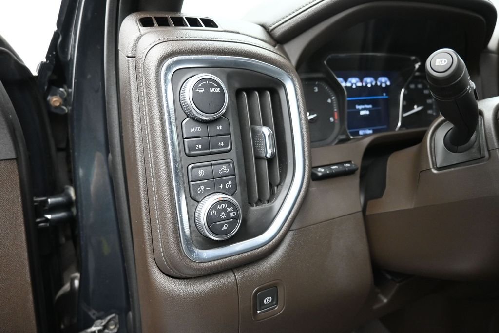 Used 2022 Green GMC Denali image 13