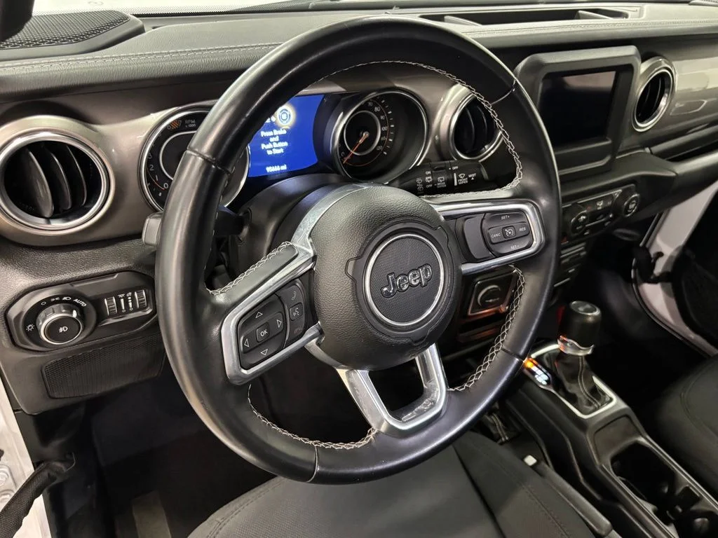 Used 2021 White Jeep Unlimited Sahara image 15