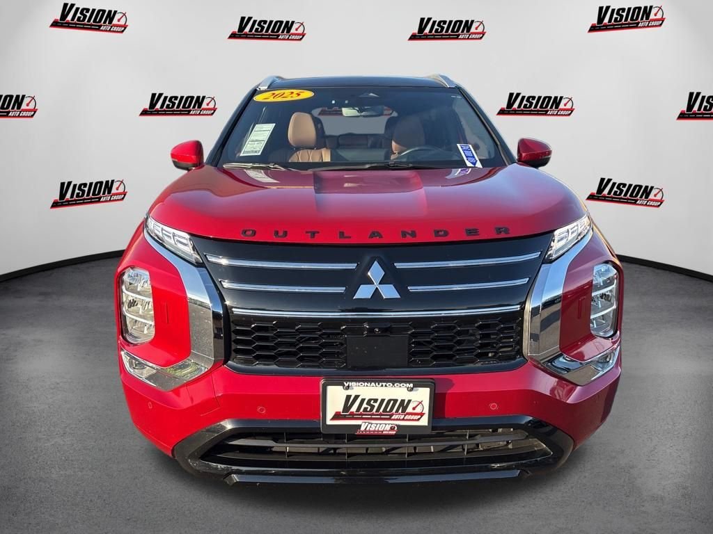 Used 2025  Mitsubishi SEL image 2