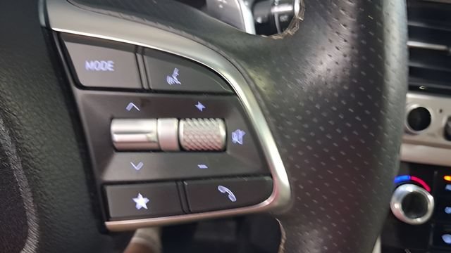 2025 GENESIS G70 Standard - Photo 32