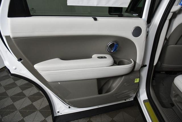 New 2026 White Hyundai SEL 7P image 80