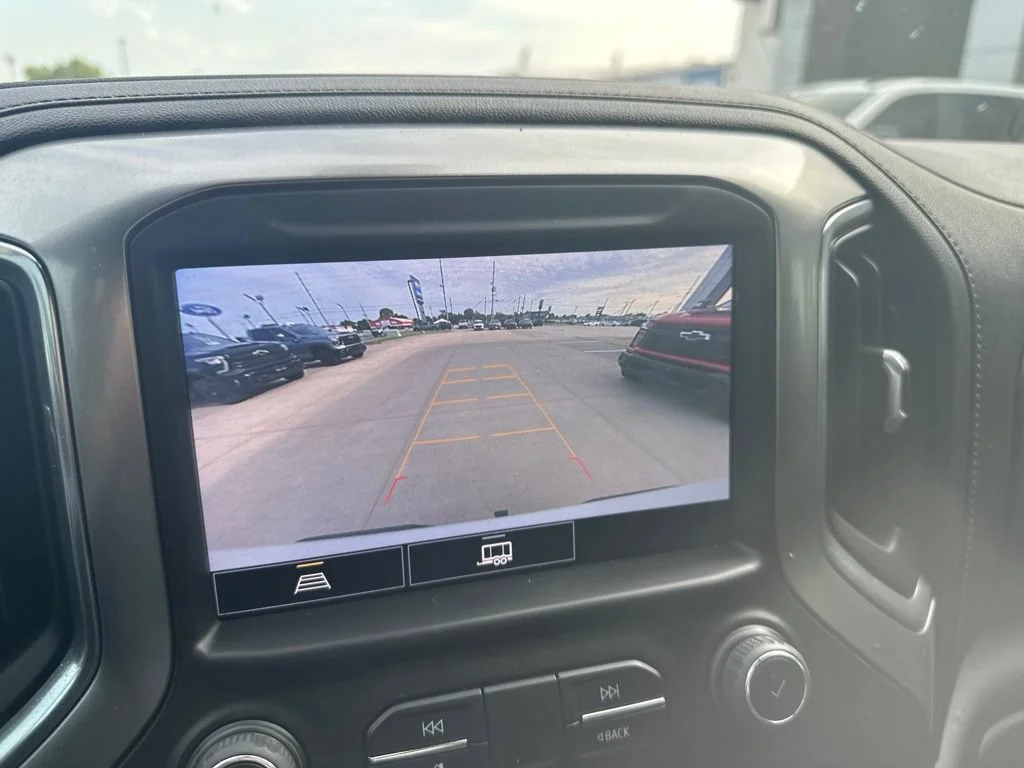 Used 2022 Iridescent Pearl Tricoat Chevrolet LT image 18