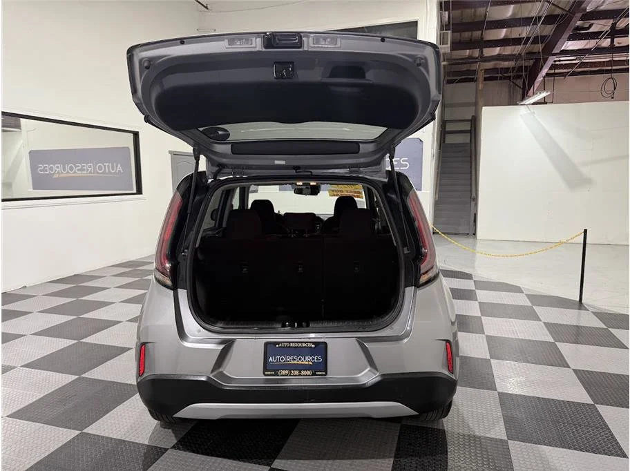 2023 Kia Soul LX - Photo 21