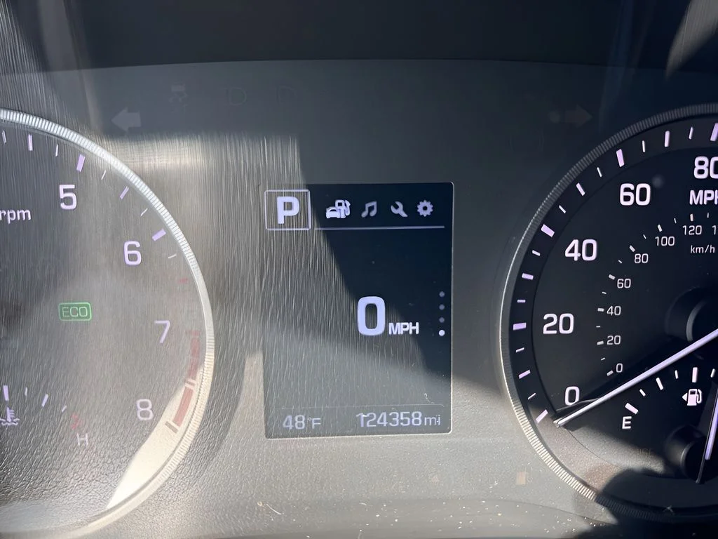 Used 2017 White Hyundai SE image 21