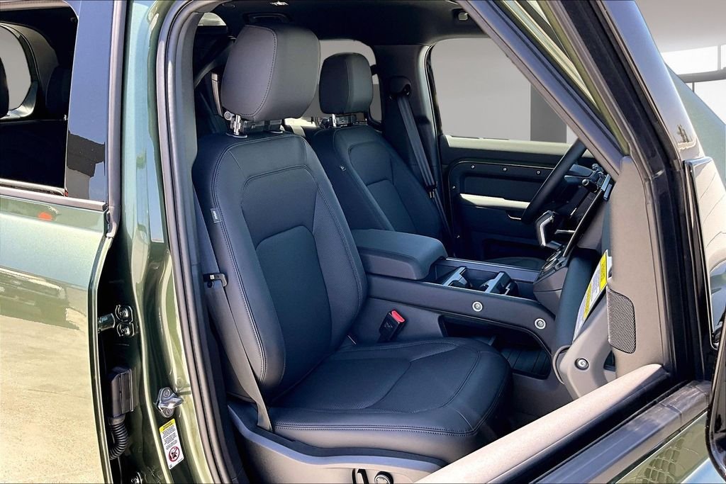 New 2026 WOOLSTONE GREEN Land Rover S 300PS  image 11