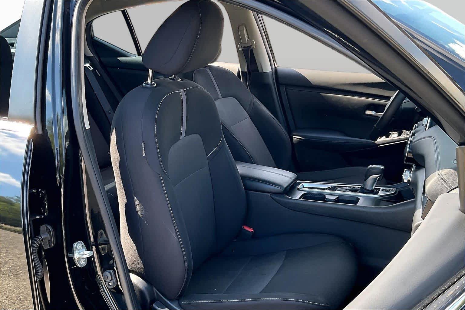 Used 2021 Super Black Nissan SV image 9