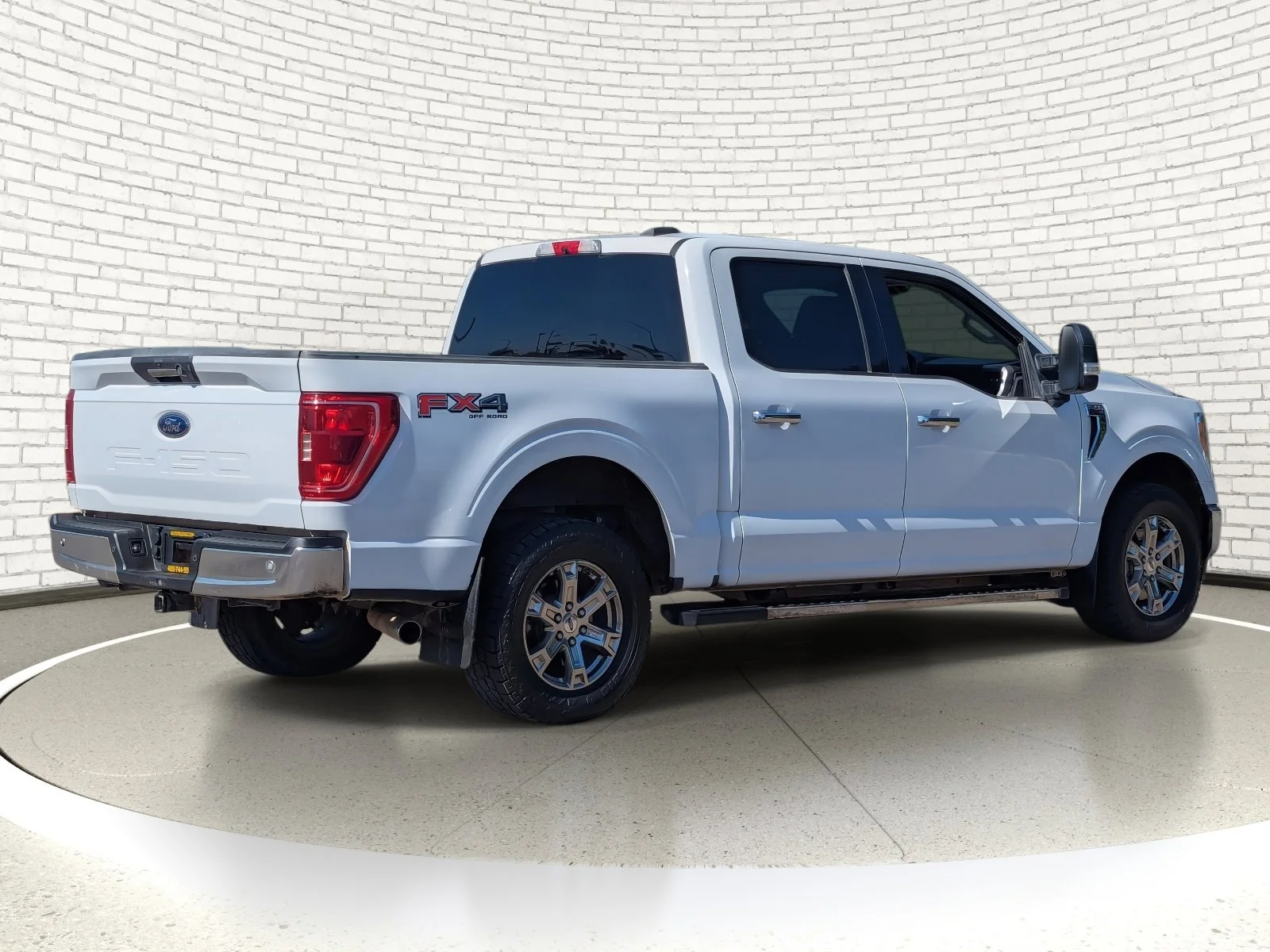 Used 2021 Oxford White Ford XLT image 3