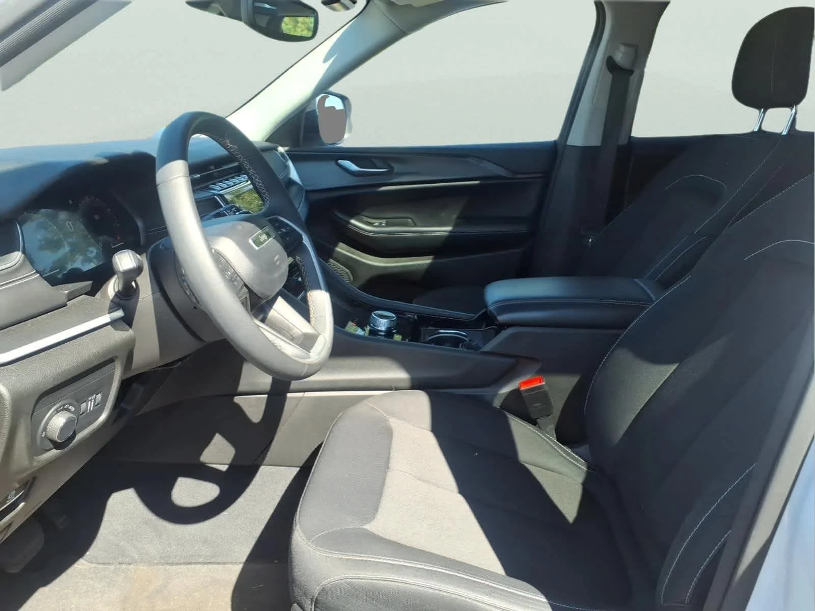 Used 2023 Bright White Clearcoat Jeep Laredo image 18