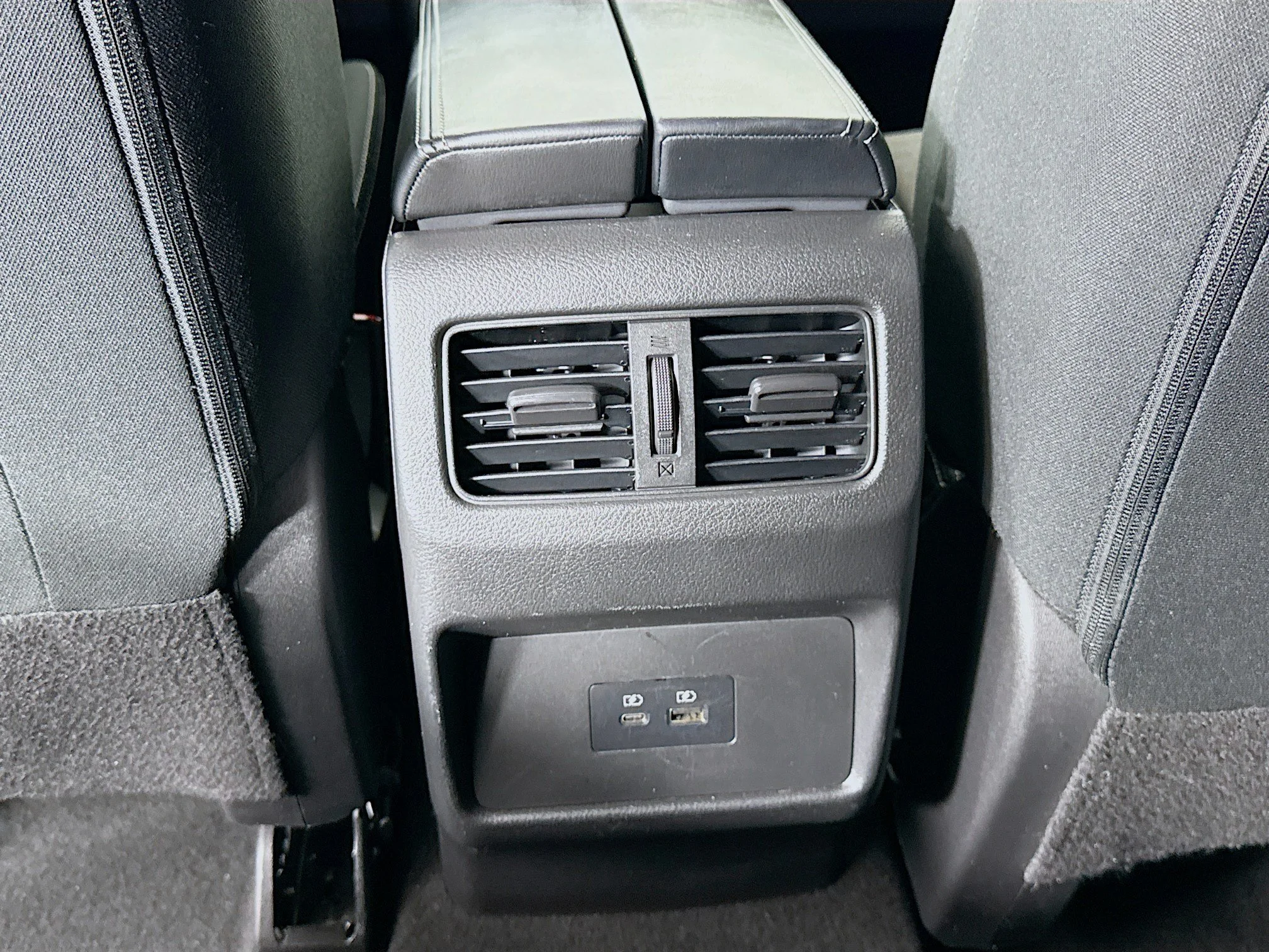 Used 2023  Nissan SV image 27