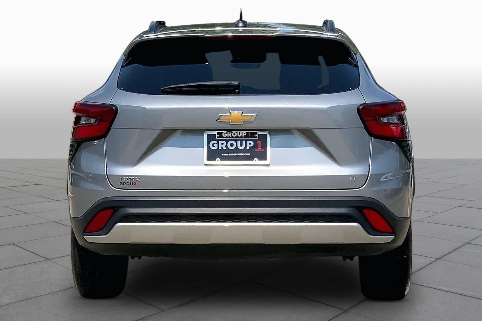 Used 2025 Sterling Gray Metallic Chevrolet LT image 5