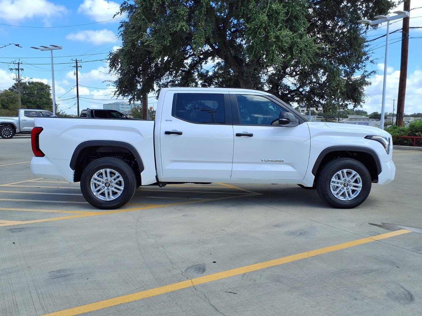 New 2026 Ice Cap Toyota SR5 image 4