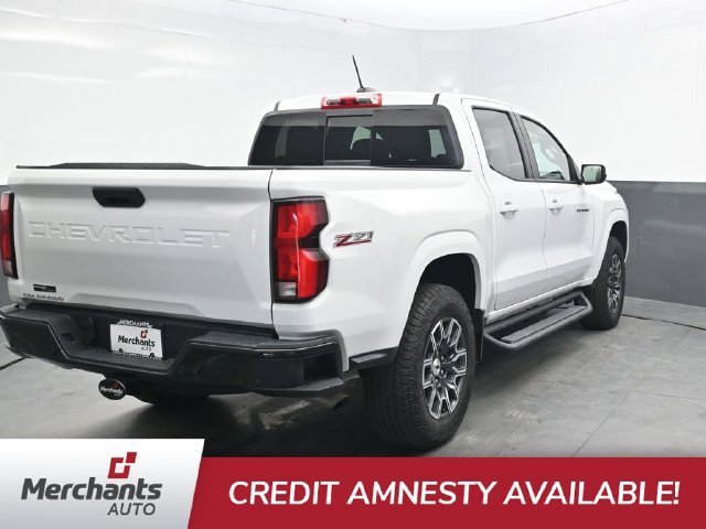 Used 2025 White Chevrolet Z71 image 7