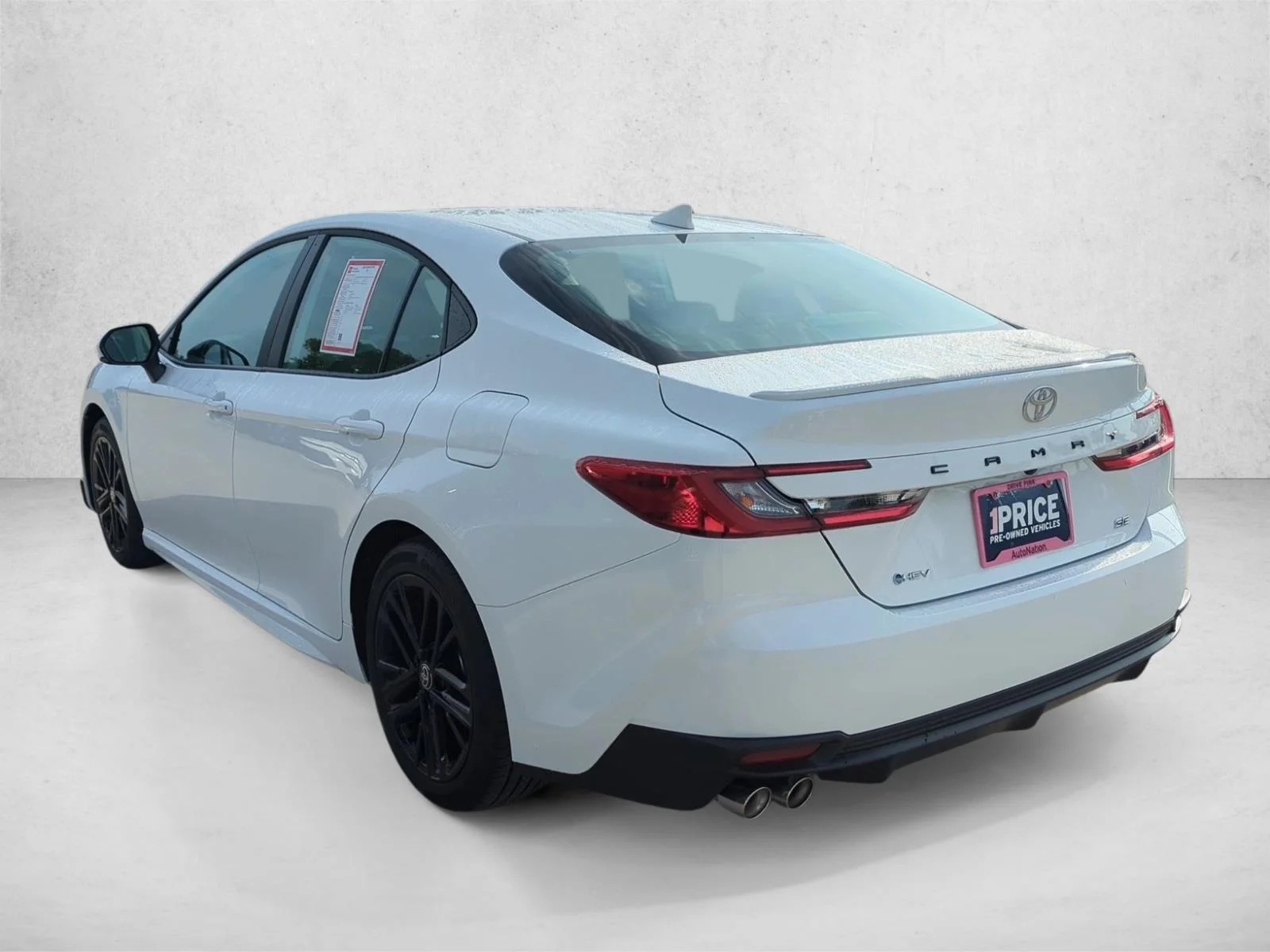 Used 2026 Ice Cap Toyota SE image 7