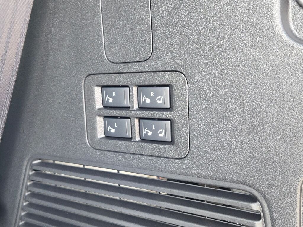 2026 Nissan Armada SL - Photo 17