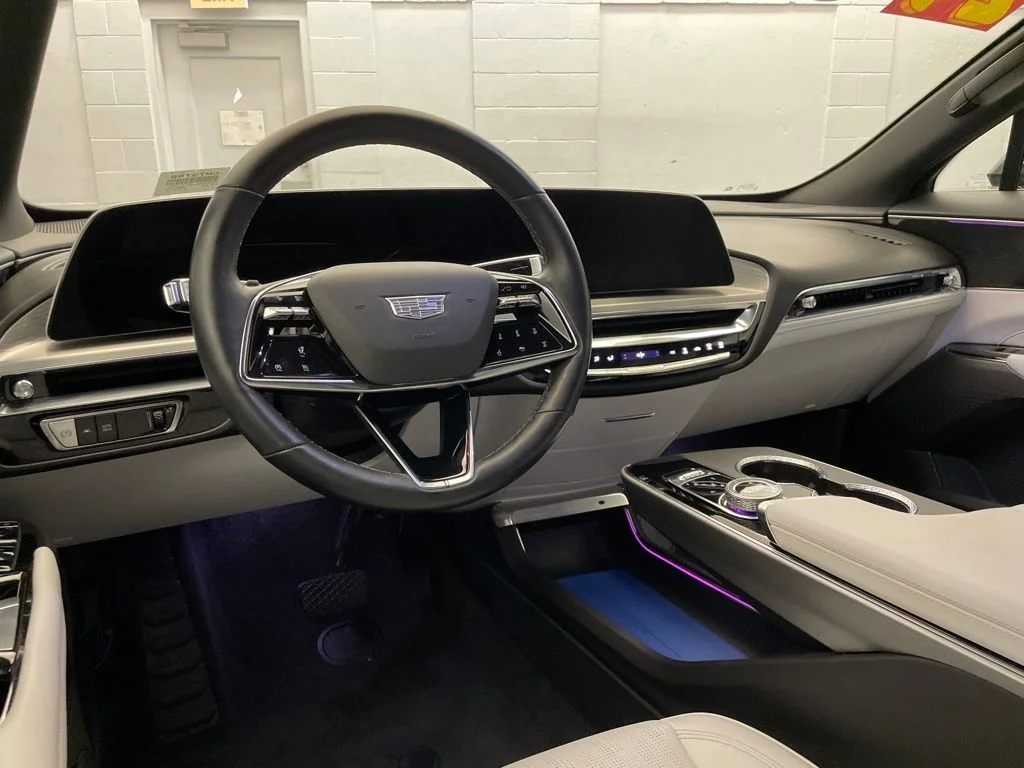 Used 2024 White Cadillac Luxury image 10