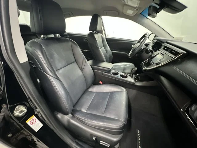 Used 2017 Black Toyota XLE image 27