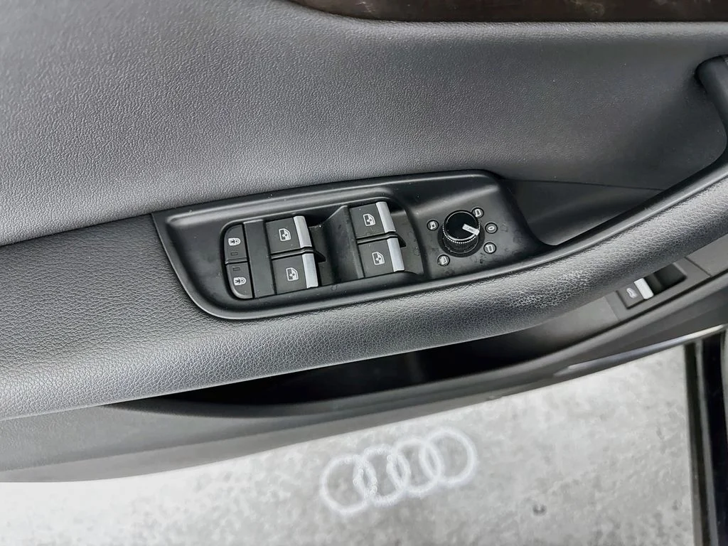 Used 2019 Black Audi 3.0T Prestige image 18