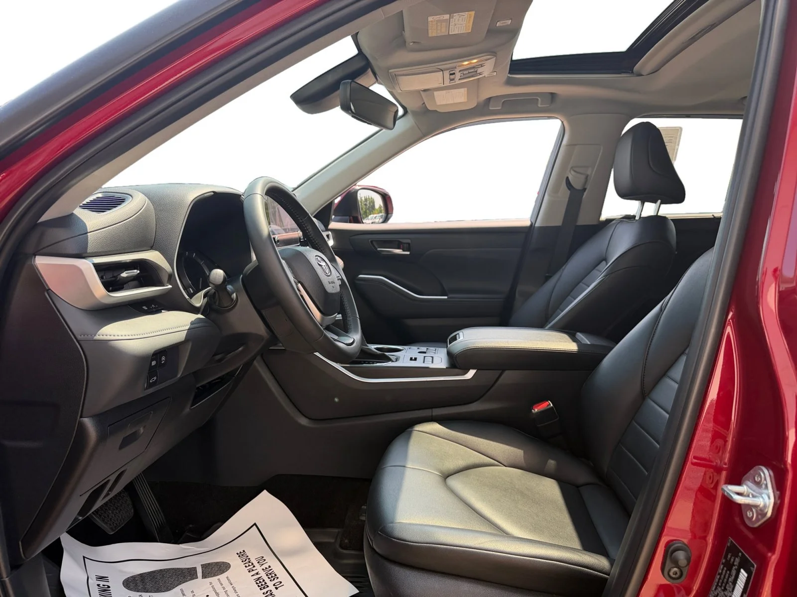 Used 2024 Ruby Flare Pearl Toyota XLE image 8