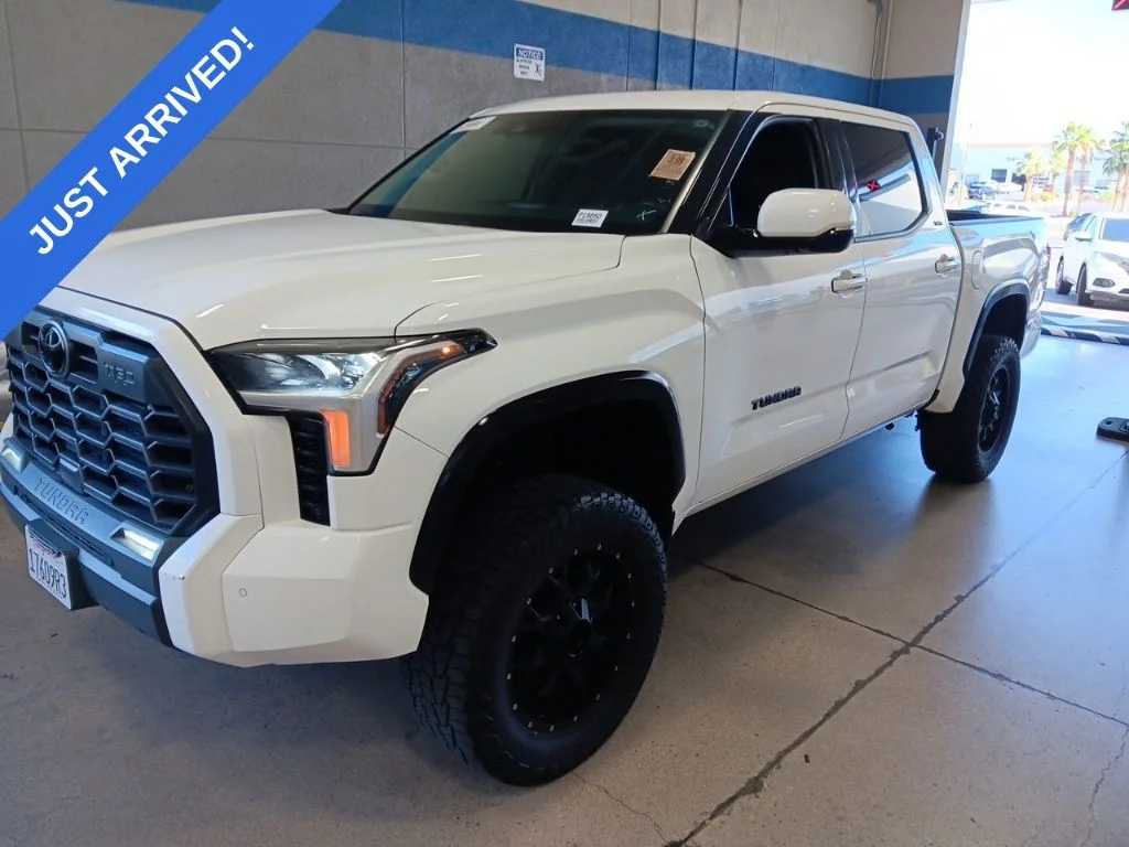 2022 Toyota Tundra SR5 3.4L CrewMax 5.5' Bed's photo