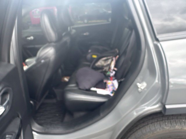 Used 2023 Gray Jeep Altitude image 10