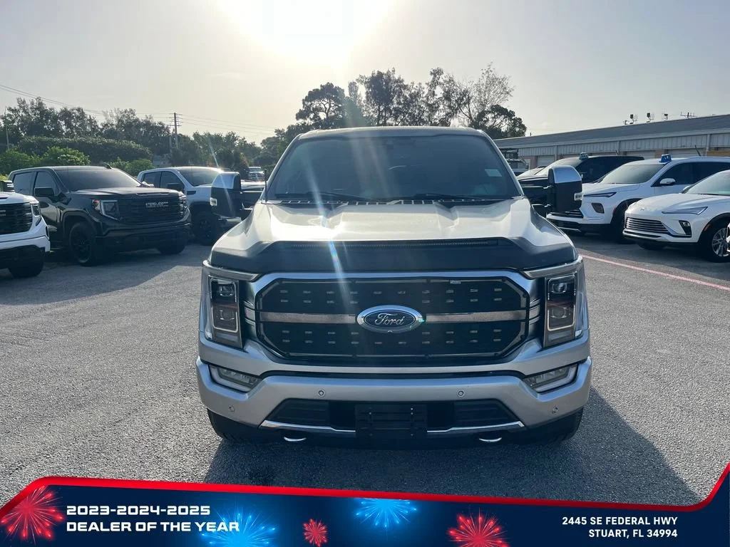 Used 2022  Ford XL image 2