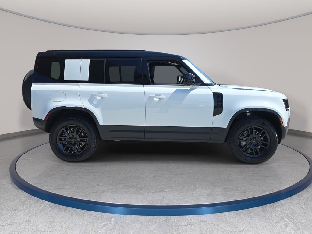 New 2026 Fuji White Land Rover S image 4