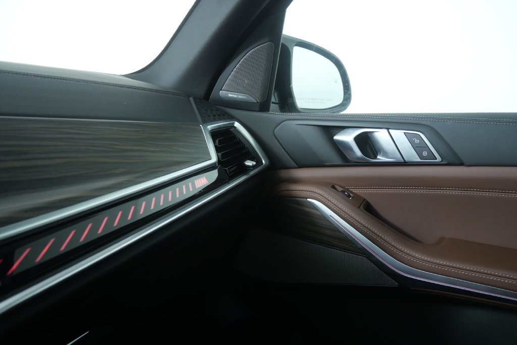 Certified Used 2026 Green Metallic BMW M60i image 28