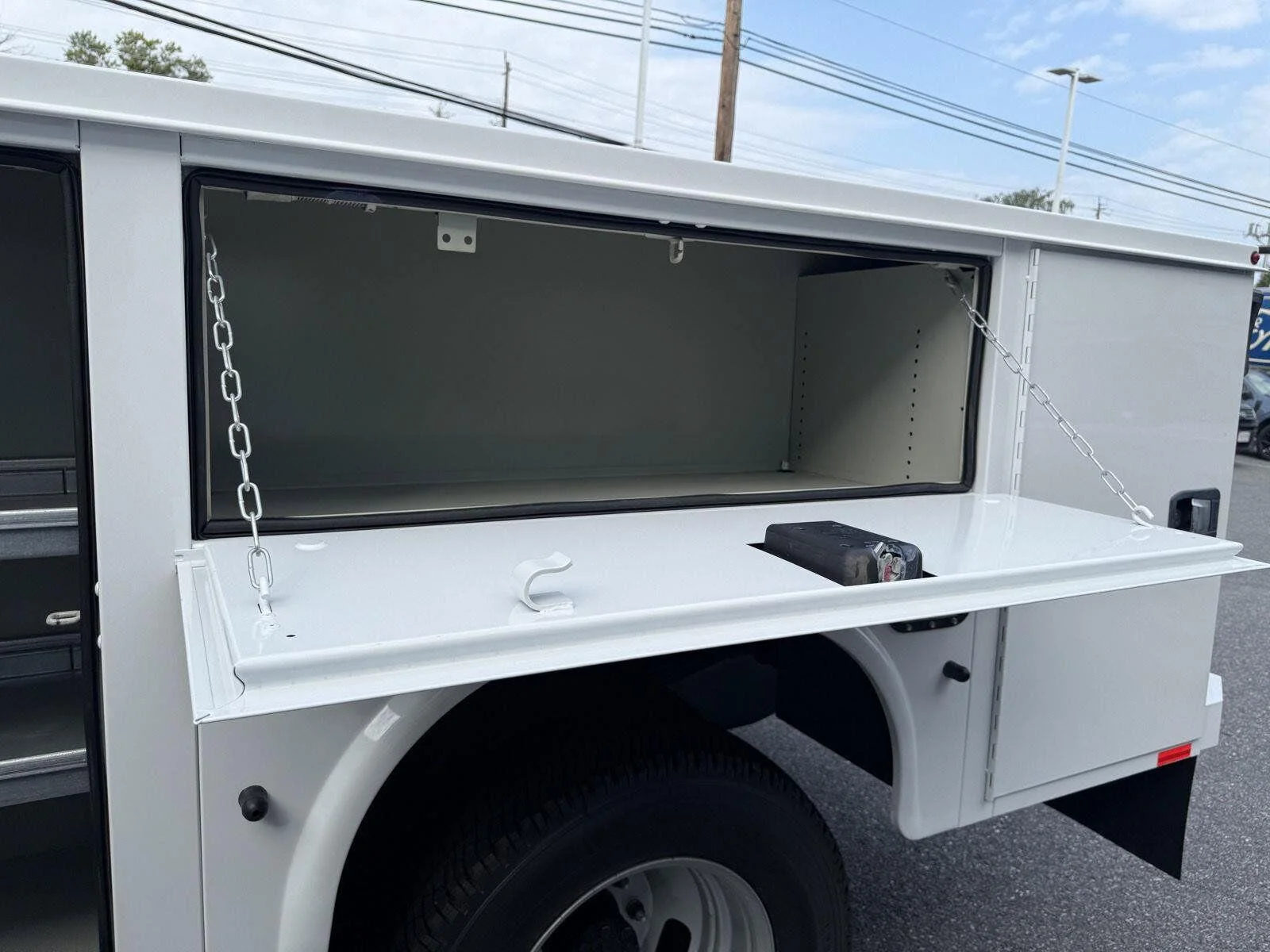 New 2026 Oxford White Ford XL image 16