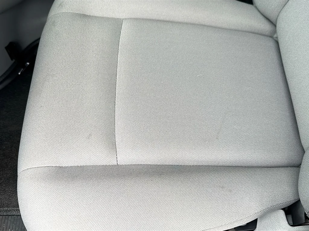 New 2026 Oxford White Ford E-350 SRW image 18