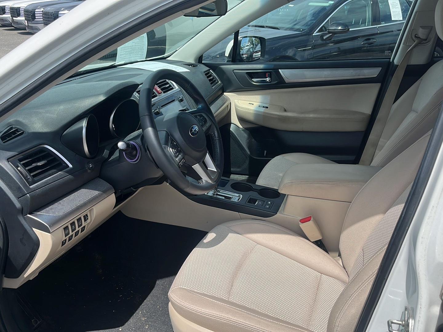 Used 2015 Crystal White Pearl Subaru 2.5i Premium image 9