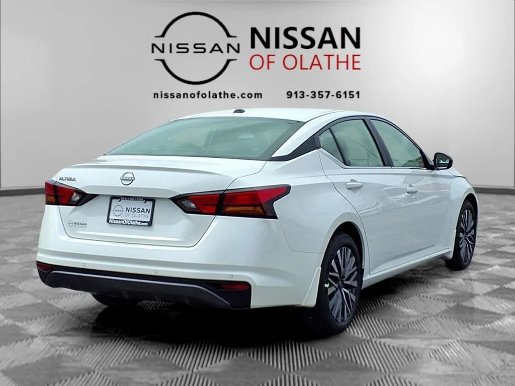 New 2026 White Nissan 2.5 SV image 27