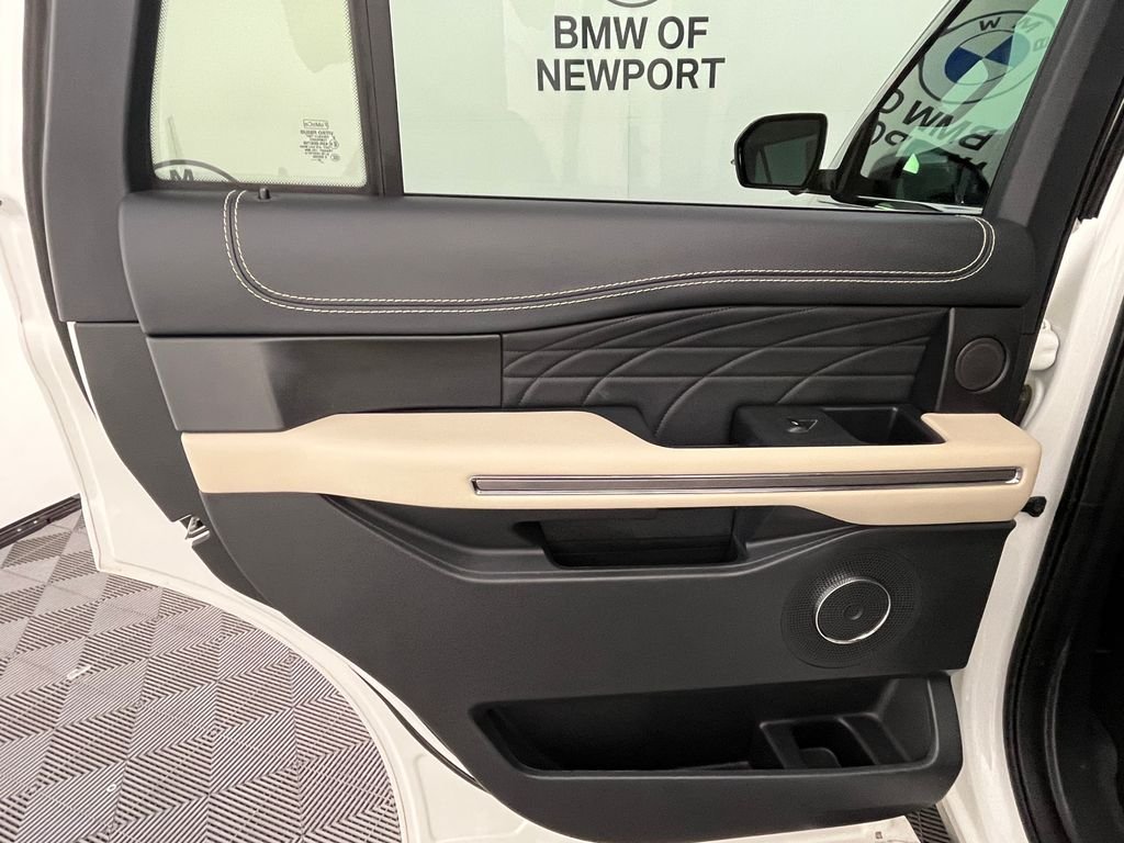 Used 2022 White Ford Platinum image 29