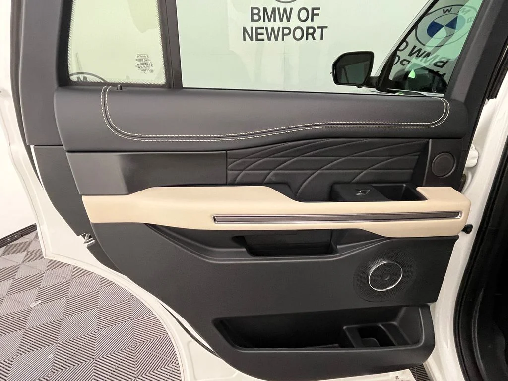Used 2022 White Ford Platinum image 29