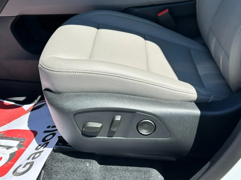 New 2026 Summit White GMC Elevation image 11
