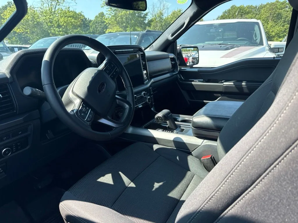 Used 2024 Black Ford XLT image 3