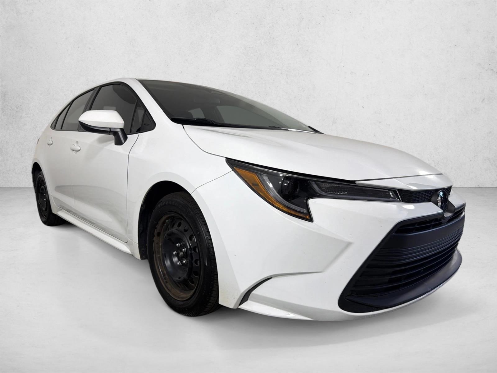 Used 2025 Ice Cap Toyota LE image 1