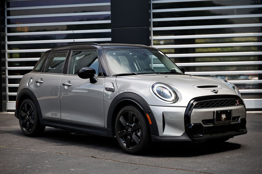 2023 MINI Hardtop Cooper S's photo